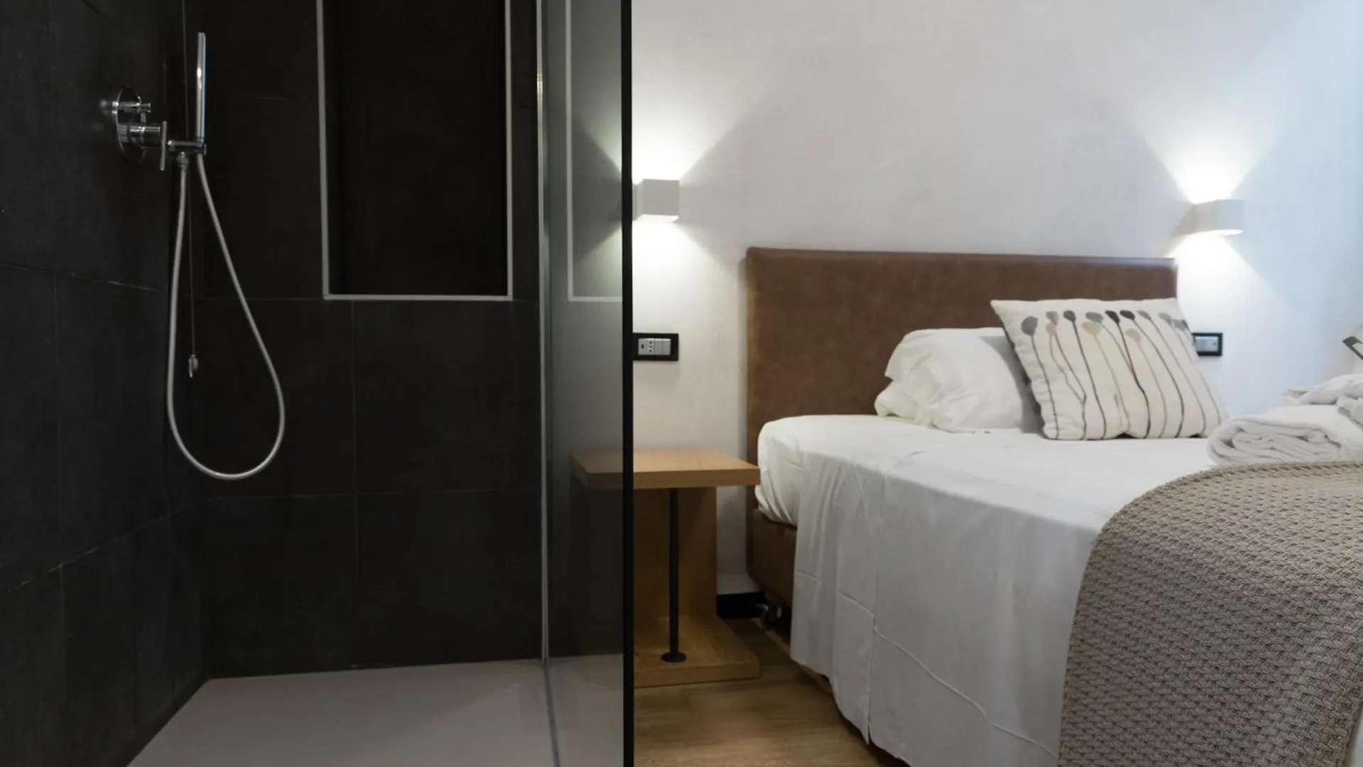 Hotel Doria Genoa 3*,  Italy